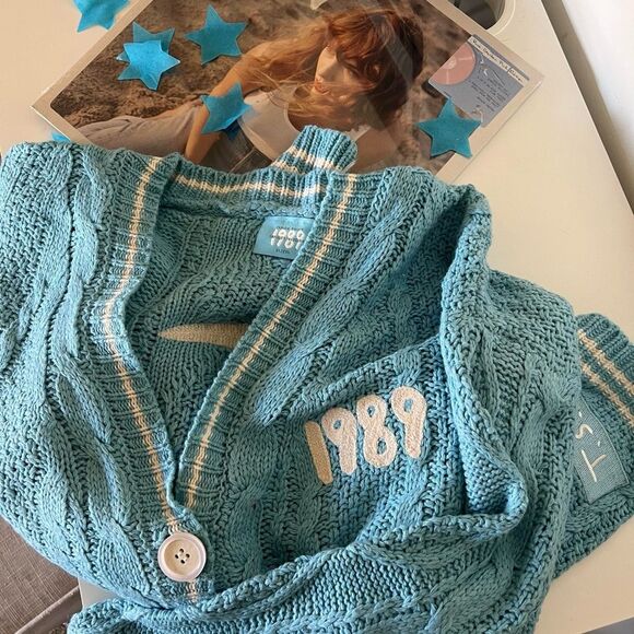 Taylor Swift | 1989 (Taylor's Version) Cardigan - M/L - Picture 3 of 3